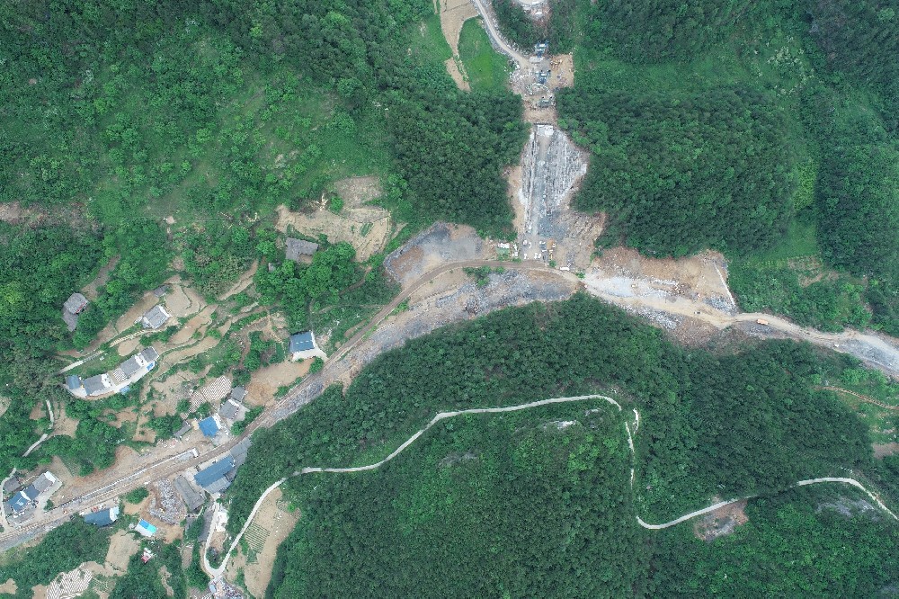 曾榮路改建工程全面提速,跑出建設(shè)“加速度”